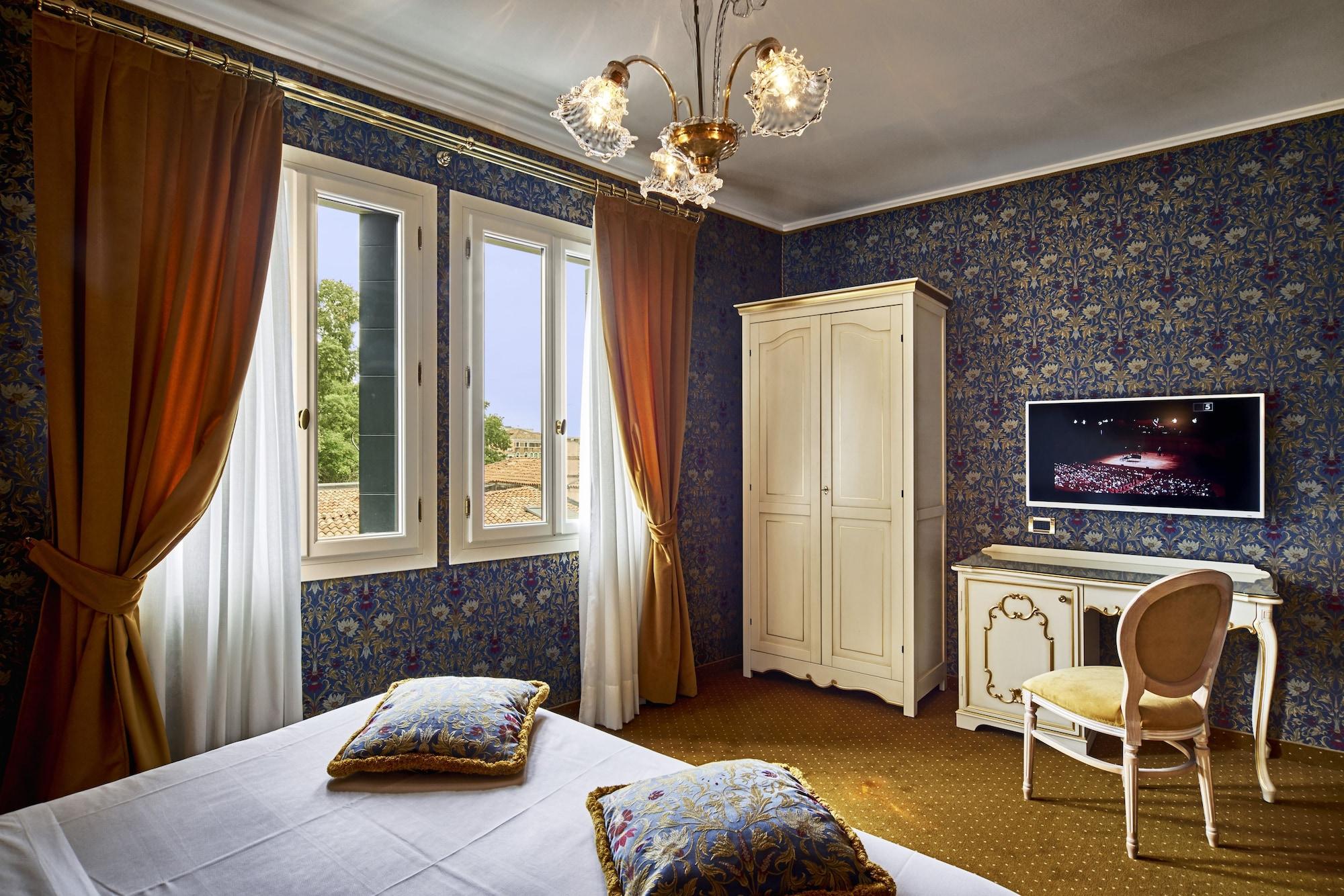 Hotel Gardena Venesia Bagian luar foto