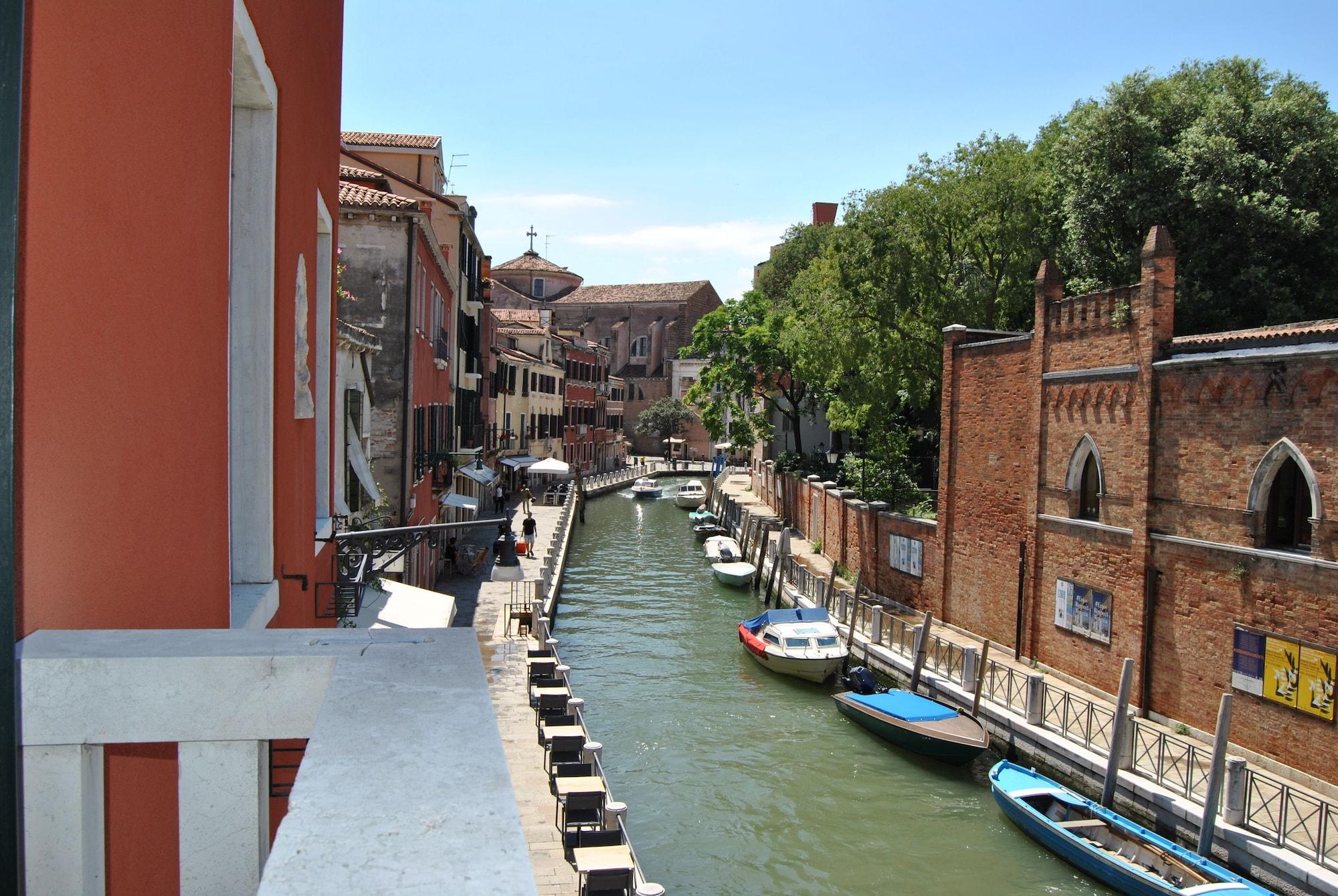Hotel Gardena Venesia Bagian luar foto