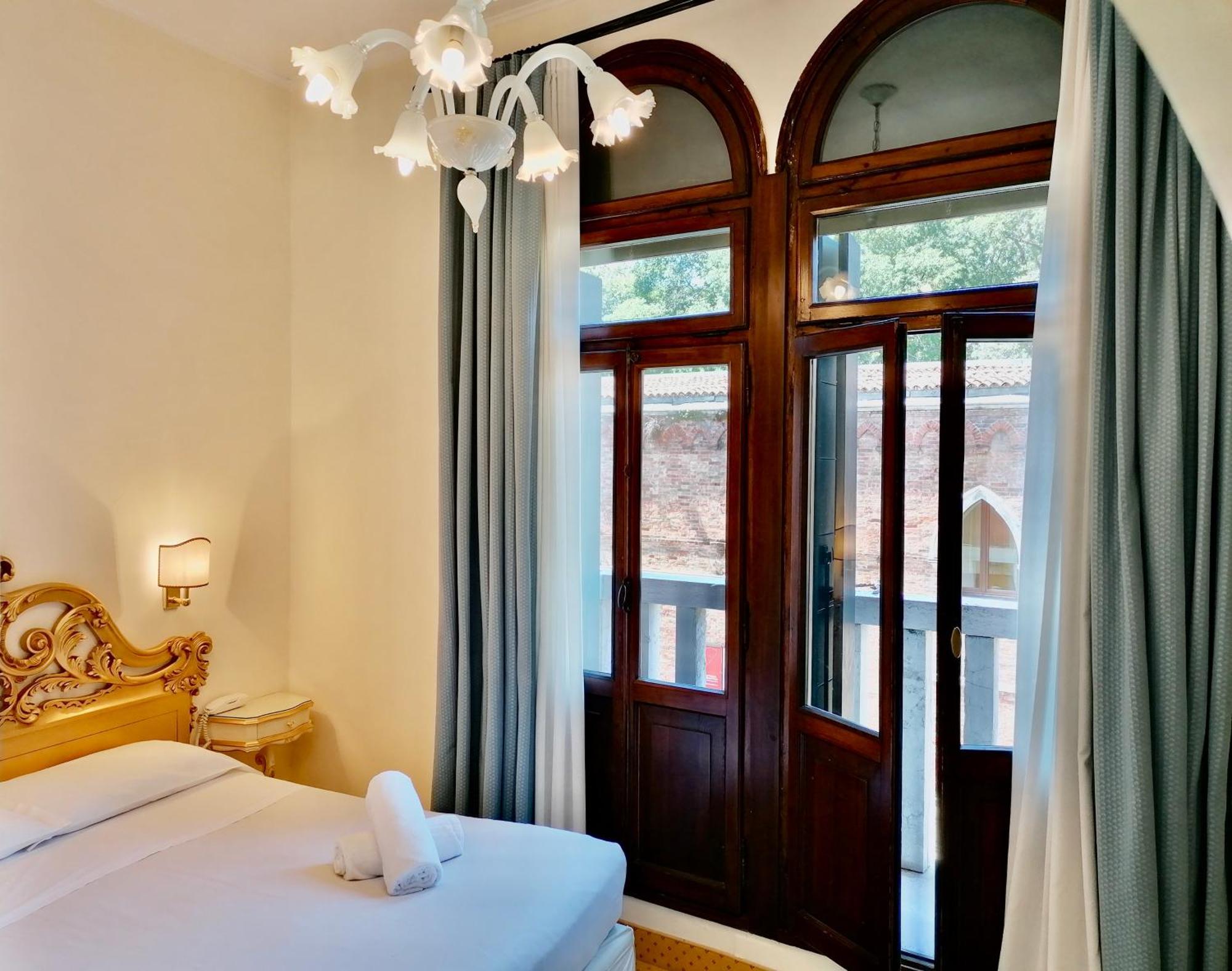 Hotel Gardena Venesia Ruang foto