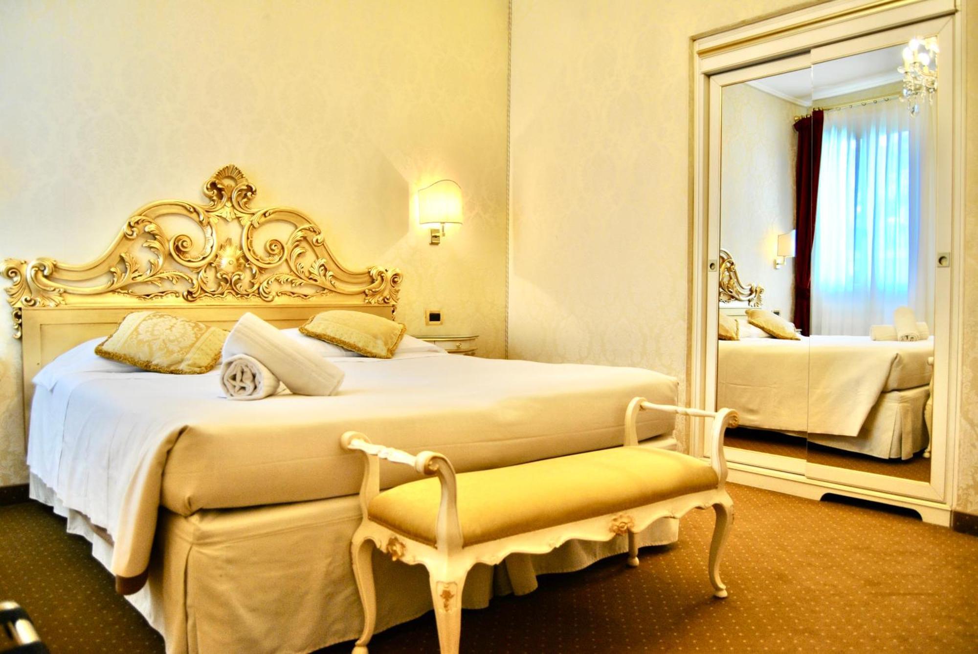 Hotel Gardena Venesia Ruang foto