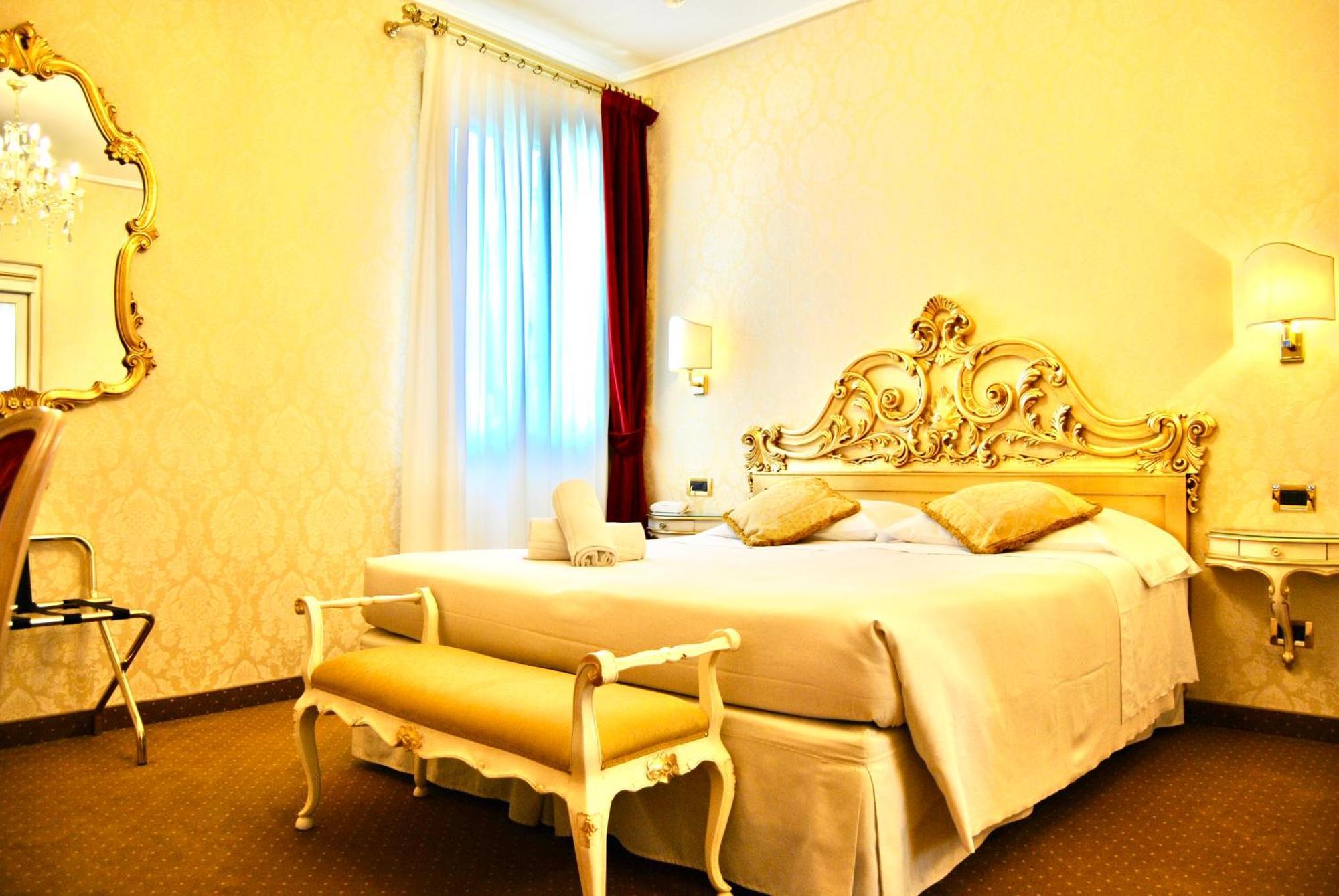 Hotel Gardena Venesia Ruang foto